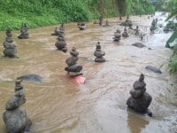 Tumpukan batu misterius