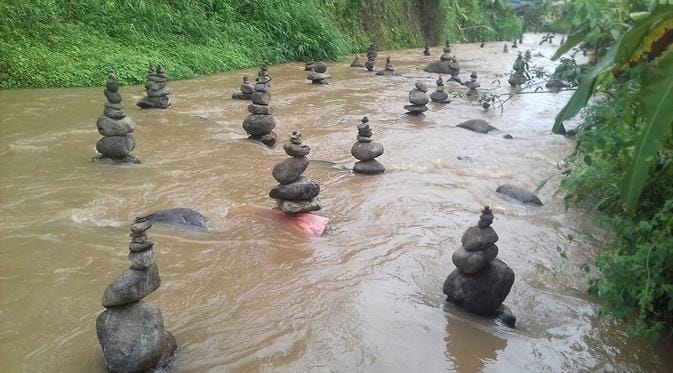 Tumpukan batu misterius