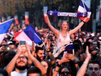 Galeri Paris Berpesta usai Juara Piala Dunia 2018 © AFP
