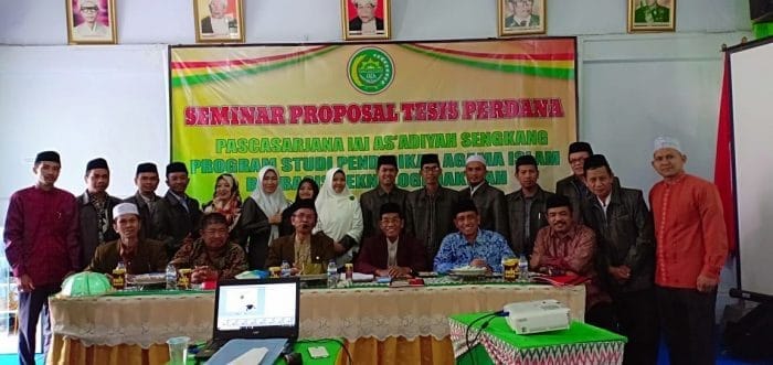 amran mahmud tunaikan kewajiban di IAI Asadiyah