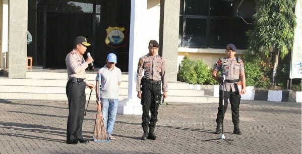 Tukang sapu di mata kapolda sulsel