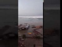 Tsunami hempas kota palu