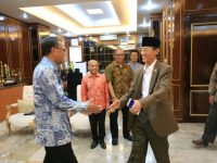 Hamka Haq bersilaturahmi dengan Gubernur Sulawesi Selatan Prof. Nurdin Abdullah (NA)