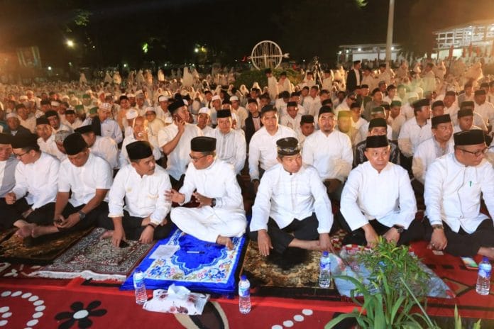 Pemerintah Prov Sulsel menggelar Dzikir dan Doa Bersama di Rumah Jabatan Gubernur Sulawesi Selatan di Jalan Sungai Tangka, Makassar, Jum'at (12/10) malam.