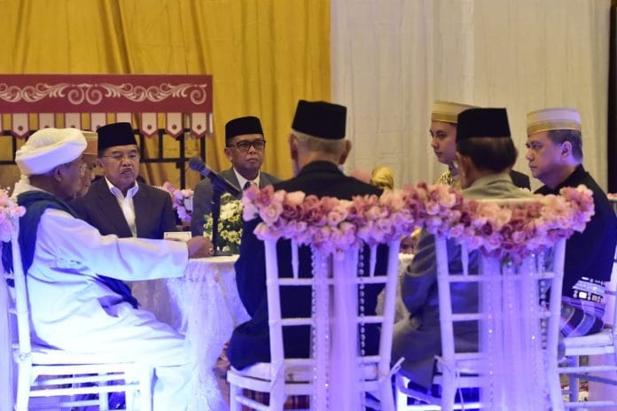 Nurdin Abdullah Jadi Saksi Nikah Ponakan JK