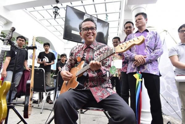 Gubernur NA Buka Kegiatan Ruang Ekpresi, Temu dan Sharing Komunitas Kreatif Sulsel