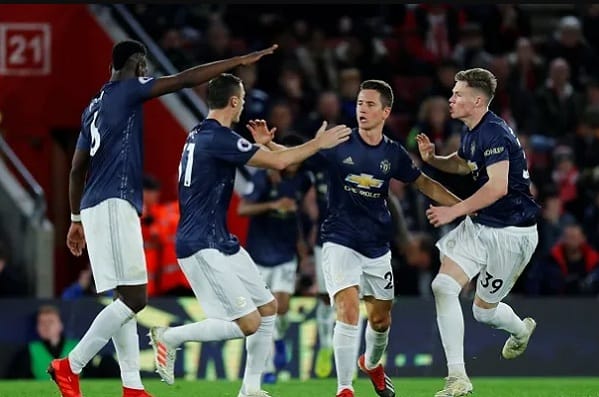Herrera mencetak gol penyeimbang pada menit 39 saat laga Southampton versus Manchester United berakhir imbang 2-2 di babak pertama / Reuters
