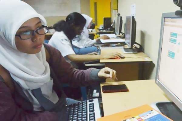 Ilustrasi Siswa sedang melakukan verifikasi SNMPTN 2019