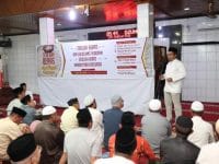 Wali Kota Makassar usai melakukan Gerakan Sholat Subuh Berjamaah (GSSB), di Masjid Mardhiyyah, Jl.Talasalapang 2 Makassar, Minggu (10/2/2019).