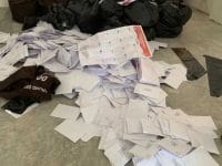 Puluhan kantong plastik berisi surat suara yang diduga sudah tercoblos di malaysia