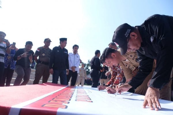 Penandatanganan Deklarasi Anti Politik Uang