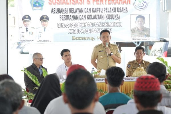 Sosialisasi dan Penyerahan Asuransi Nelayan di Tempat Pelelangan Ikan Kaili