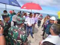 Gubernur Sulawesi Selatan (Sulsel), Prof HM Nurdin Abdullah meninjau mega proyek di Luwu Utara, Kamis (30/5/2019).