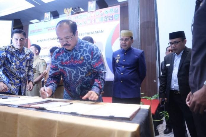 Wali Kota Makassar - Ombudsman RI Tandatangani Nota Kesepahaman