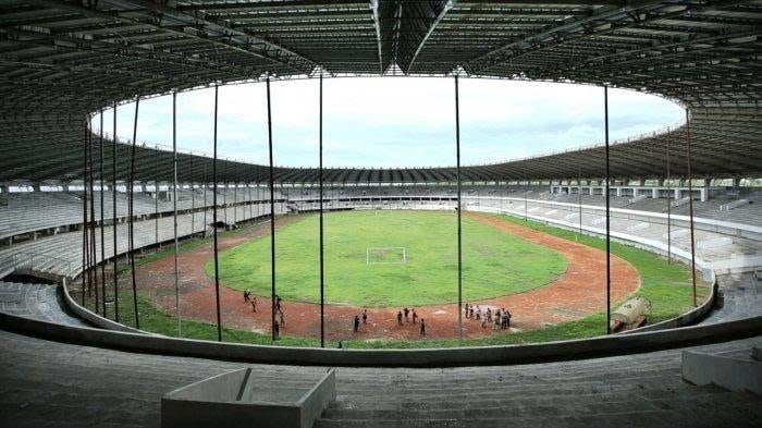 Pembangunan Stadion Barombong Makassar.