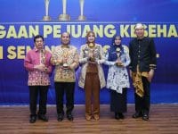 Danny Pomanto dinobatkan Sebagai Tokoh Nasional Pejuang Kesehatan