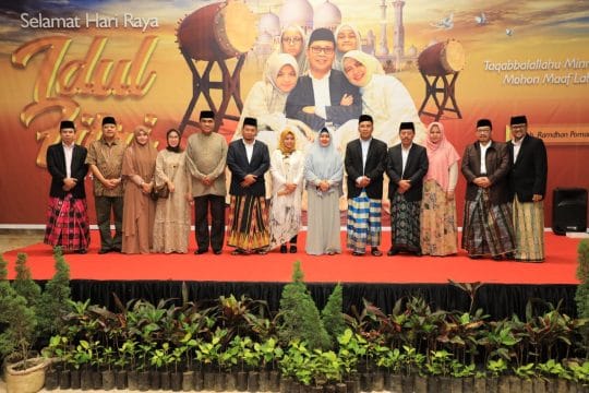 Pj Wali Kota Makassar, Iqbal Suhaeb dan sejumlah Kepala SKPD menghadiri "Open House" mantan Wali Kota Makassar periode 2014 – 2019, Moh. Ramdhan Pomanto, di Jalan Amirullah, Rabu (5/6/2019).
