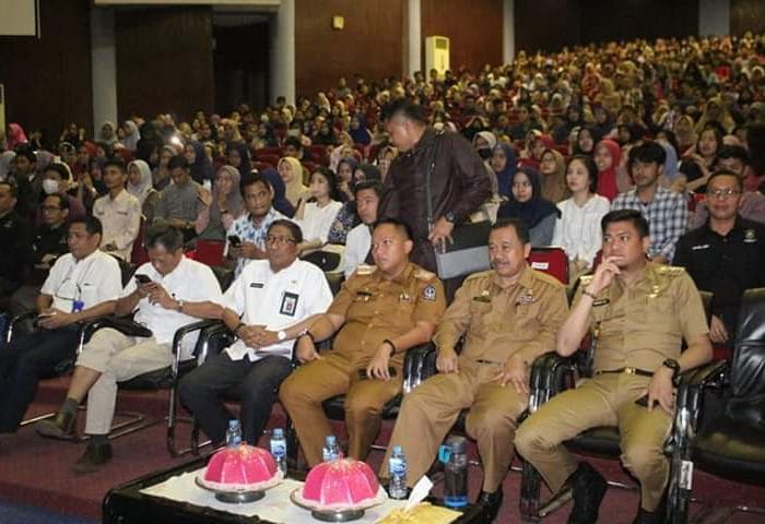Sekda Kabupaten Barru H. Nasruddin AM menghadiri acara pelepasan mahasiswa Kuliah Kerja Nyata (KKN) Unhas.