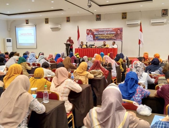 Dinas Pengendalian Penduduk dan Keluarga Berencana (PPKB) Kota Makassar menggelar Sarasehan Hasil Pendataan Keluarga, Kamis, (13/6/2019).