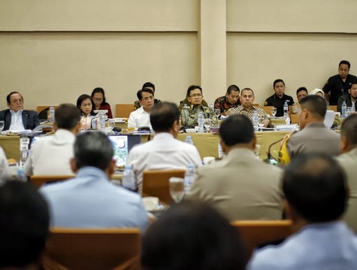 Komisi III Dewan Perwakilan Rakyat (DPR) RI melakukan pertemuan dengan sejumlah instansi pemerintah Sulawesi Selatan