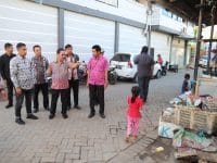 Sekda Makassar, Muh Ansar meninjau langsung lokasi lomba kelurahan terpadu di Buloa, Kamis 20/6/2019.