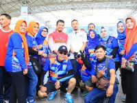 Kepala Dinas PPKB Kota Makassar H Andi Zulkifly Nanda turut memeriahkan sepeda santai bersama warga Makassar pada peringatan Hari Keluarga Nasional (Harganas) XXVI