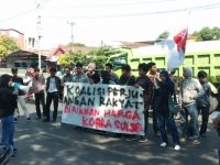 Koalisi Perjuangan Rakyat (KOPRA) menggelar aksi di depan kantor DPRD dan Gubernur Provinsi Sulawesi Selatan, Senin (24/6/2019).