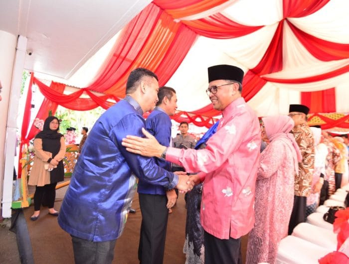 Di hari kedua dalam momentum Lebaran, "Open House" yang digelar Gubernur Sulawesi Selatan di Jalan Sungai Tangka Makassar dihadiri 24 kepala daerah se Sulsel, Kamis (6/6/2019).