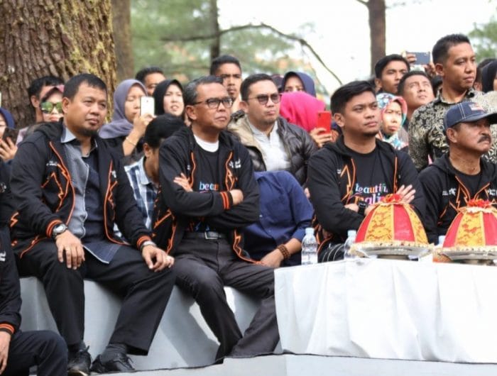 Nampak M Iqbal S Suhaeb, Nurdin Abdullah dan Adnan Purichta Ichsan menikmati agenda Beautiful Malino 2019.