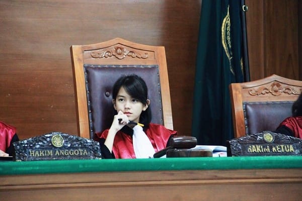 Leanna Leonardo, viral karena disebut hakim cantik. (Foto: Twitter @MatthewTanoe)