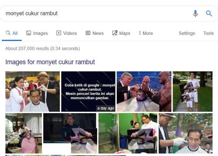 Saat mengetik monyet cukur rambut di mesin pencari Google, maka akan muncul gambar Jokowi dan Donald Trump.