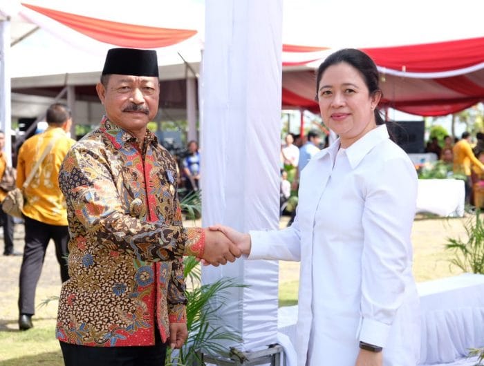 Penghargaan Manggala Karya Kencana dianugrahkan kepada Bupati Gowa, Adnan Purichta Ichsan yang merupakan penghargaan tertinggi dari Badan Koordinasi Keluarga Berencana Nasional (BKKBN).