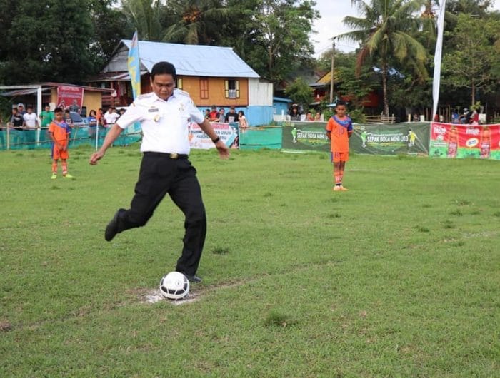 Bupati Barru Buka Pertandingan Sepak Bola Mini U-13 Mangkoso Cup 2019