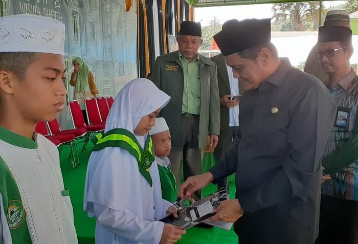 Bupati Barru Hadiri Penamatan Santri ke-77 Ponpes DDI Mangkoso
