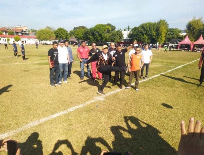 Tendangan Kick Off Iqbal Suhaeb Awali Gala Karya Zona Sulsel 2019