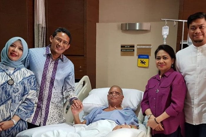 Bertolak ke Singapura, Sandiaga Uno dan Nur Asia Uno menjenguk Ichsan Yasin Limpo.