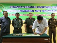 Anti Suap, Iqbal Suhaeb Dan PN Makassar Tandatangani Komitmen SMAP