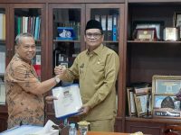 Bupati Barru Terima Hasil Penetapan Pileg 2019 dari KPU