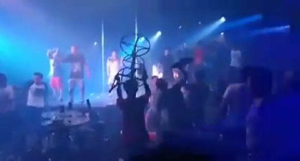 Tangkapan layar video kericuhan yang terjadi di sebuah THM Palnet Pool and Cafe di Kota Parepare