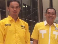 Ketua AMPG Maros Muhammad Syadiq Thaba bersama Legislator DPRD Maros H. A. Patarai Amir. (Ist)