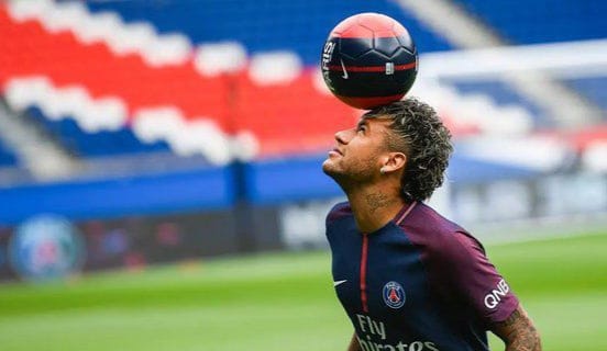 Neymar Jr (c) AFP