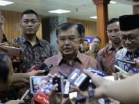 Wakil Presiden RI Jusuf Kalla menghadiri peringatan Hari Konstitusi yang digear di gedung DPR/MPR Senayan