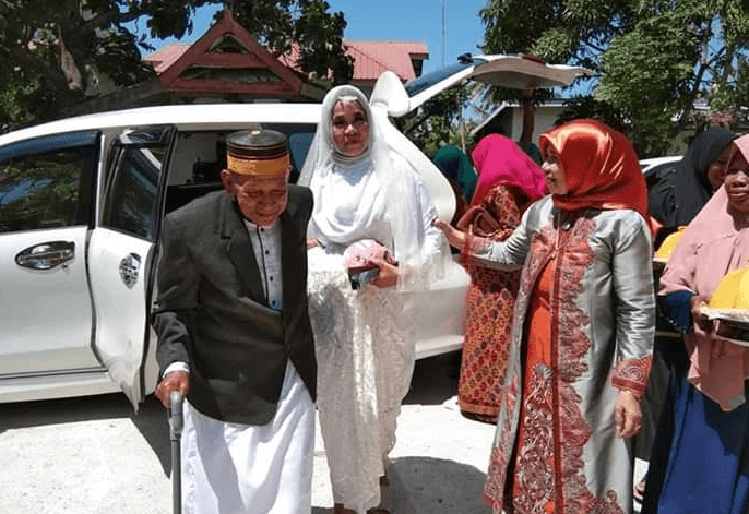 Viral seorang laki-laki usia lanjut menikah di Desa Bulo-Bulo Kecamatan Arungkeke Kabupaten Jeneponto, Sabtu, 14 September 2019