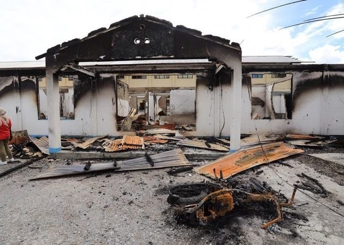 Salah satu bangunan yang hangus terbakar saat terjadi kerusuhan di Wamena, Kabupaten, Jayawijaya, Papua, pada 23 September lalu, Rabu (25/9/2019)
