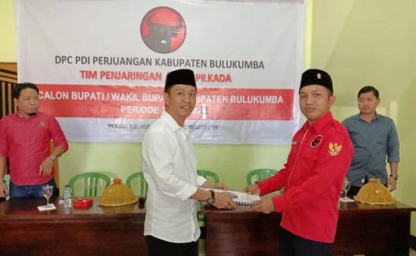 JMS langsung mengembalikan formulir dan resmi mendaftar sebagai bakal calon bupati (Bacabup) di Dewan Pimpinan Cabang (DPC) Partai Demokrasi Indonesia Perjuangan (PDIP) Bulukumba