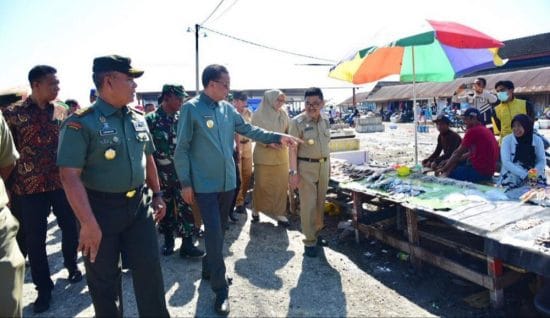 Gubernur Sulsel, Prof HM Nurdin Abdullah melakukan kunjungan kerja di TPI Kota Palopo, Selasa (10/9).