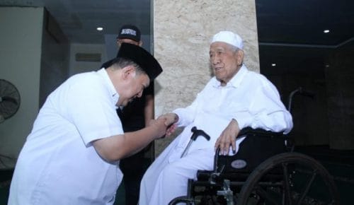 Sebelum Mendaftar di PDIP, Onasis Minta Restu Orang Tuanya