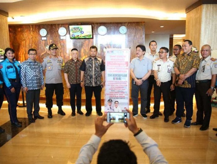 Tertibkan Wajib Pajak, Pemkot Makassar - KPK Pasang Alat Rekam Online (Ist).