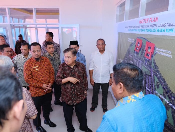 Wagub Sulsel Dampingi Wapres JK Pulang Kampung