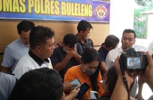 Bu Guru Ajak Siswinya Threesome dengan Pacar, Terinspirasi Film Porno